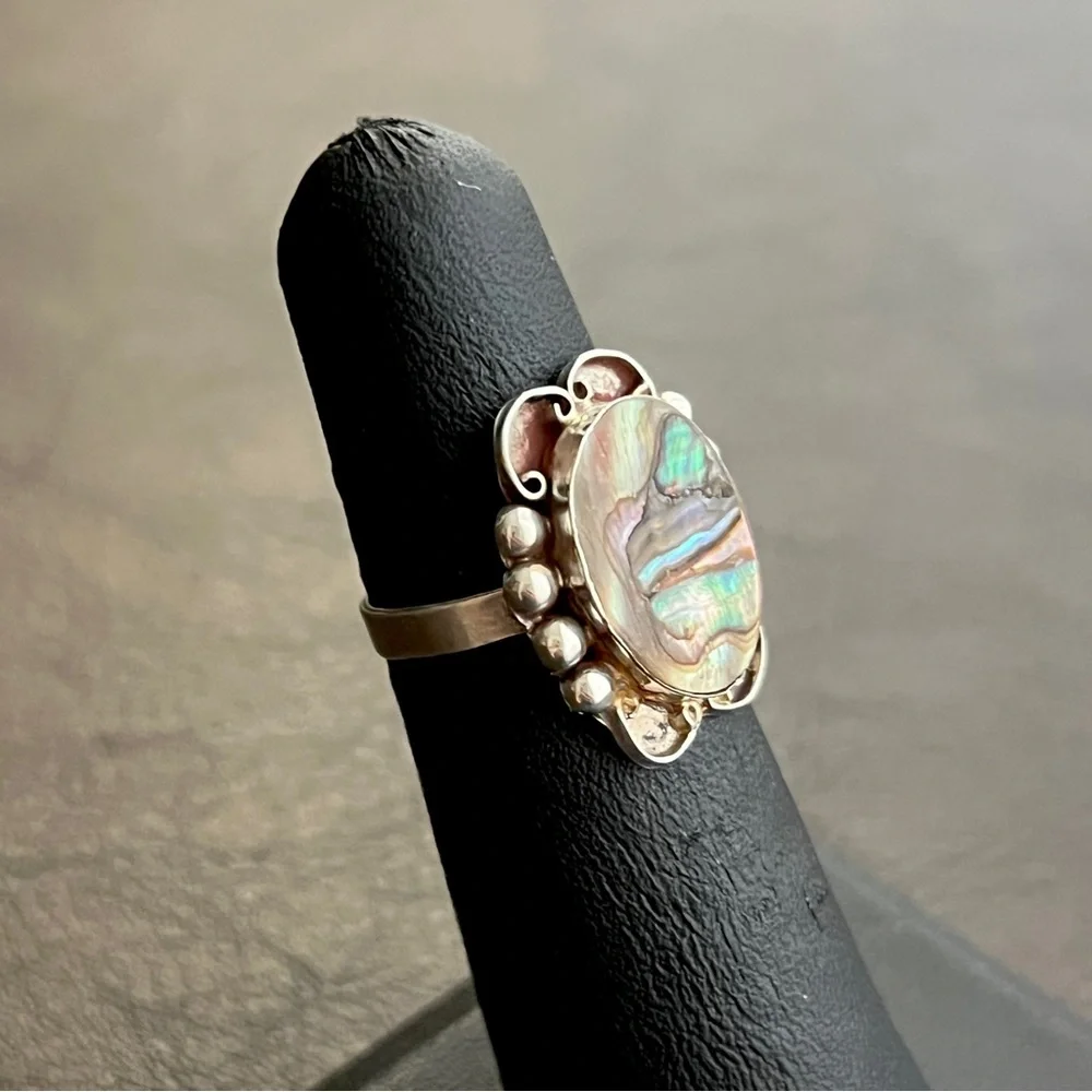 Vintage Taxco Mexico sterling silver and abalone ring